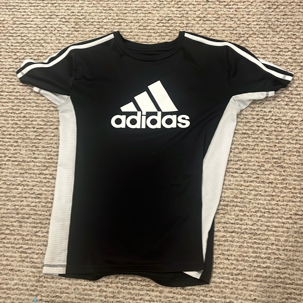 black adidas shirt